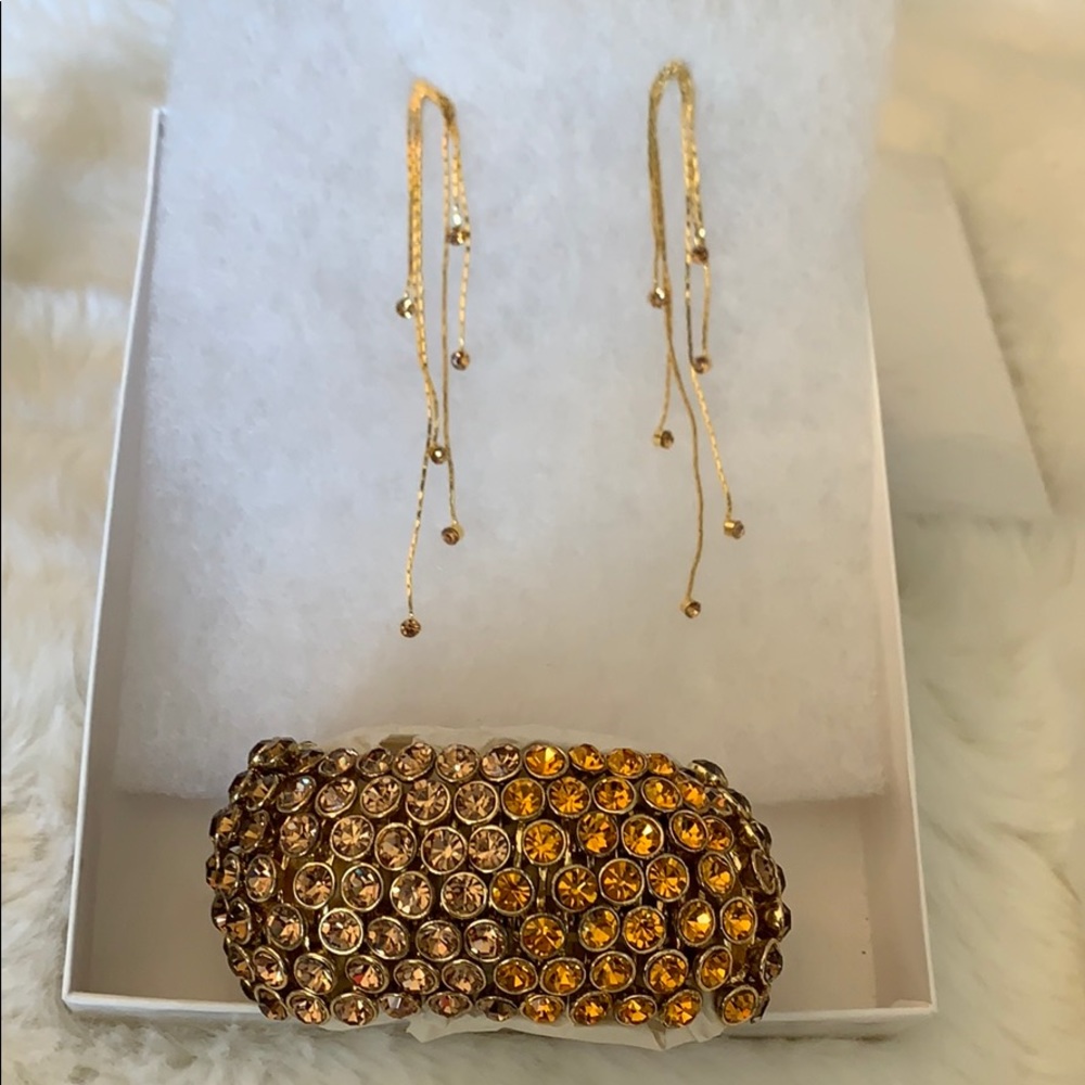 Bracelet and earrings